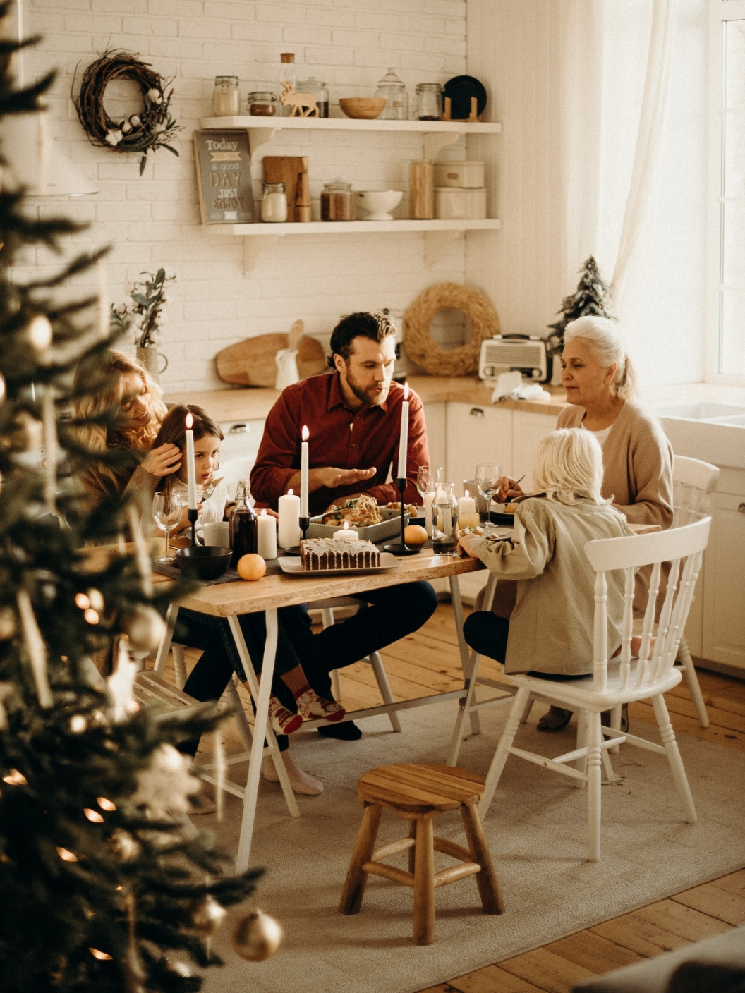 Paloma 12 Web Odnosi Med Prazniki 01